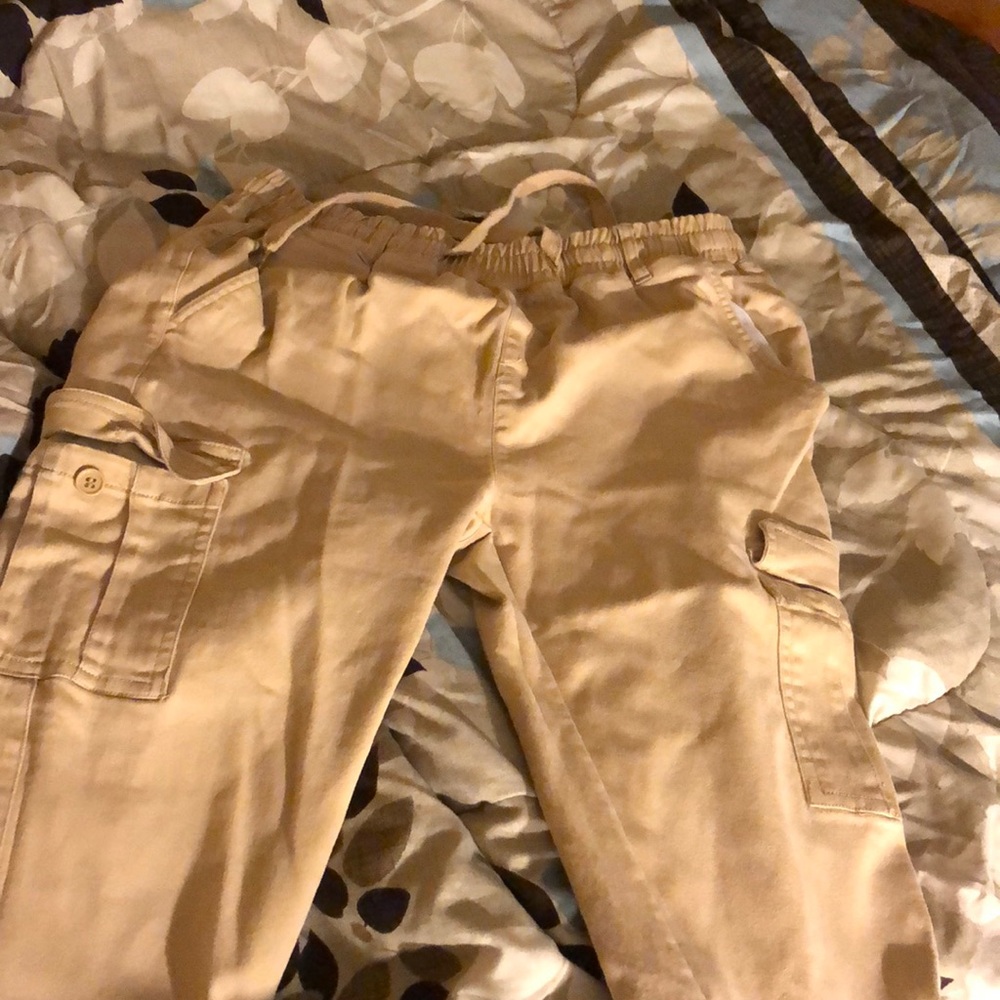 Khaki cargo joggers